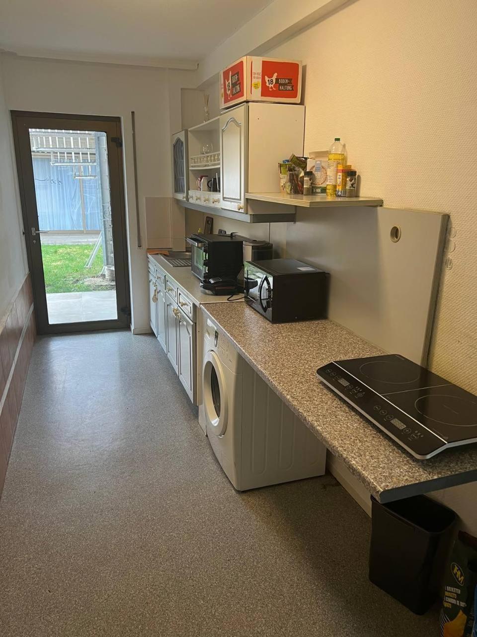 Messe Und Monteurzimmer Sehnde Bagian luar foto